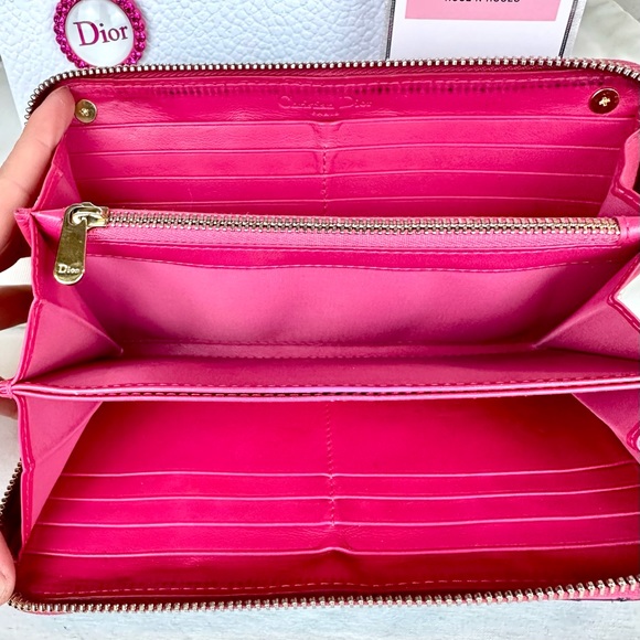 CHRISTIAN DIOR black patent zip around wallet on chain crossbody with pe… - Picture 8 of 16